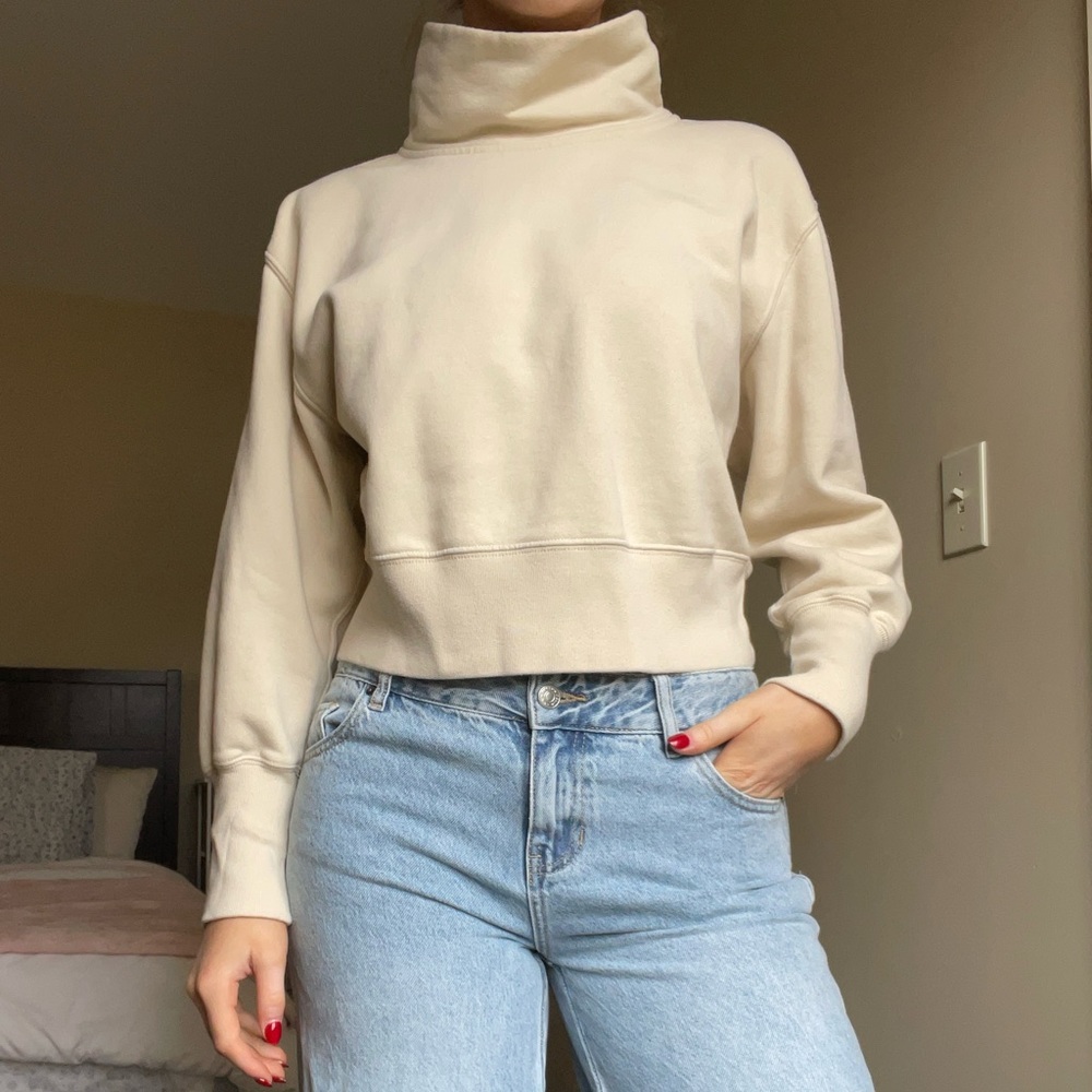 Abercrombie & fitch medium turtleneck beige sweatshirt
